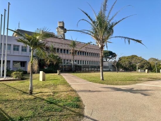 מבנה קפטריה מבנה קפטריה